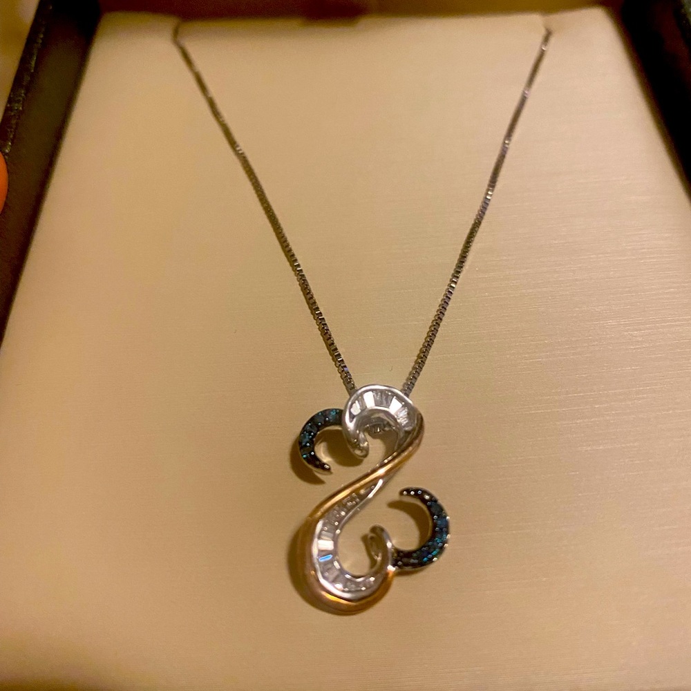 Mappins women’s sterling silver necklace with Diamond chips.